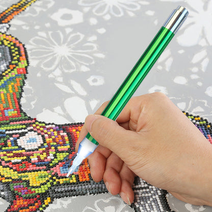Battery Powered Lighted Point Drill Pen Diamond Painting DIY Tools (Green)