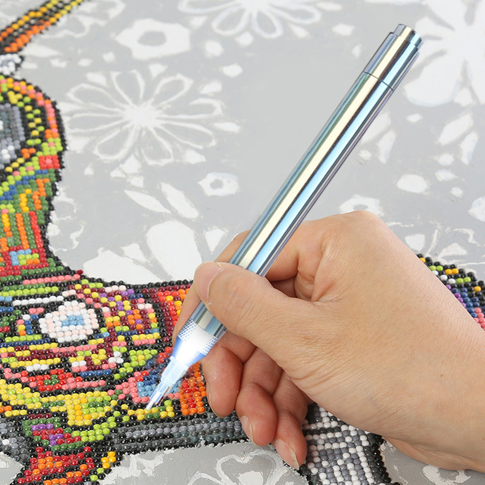 Battery Powered Lighted Point Drill Pen Diamond Painting DIY Tools (Silver)