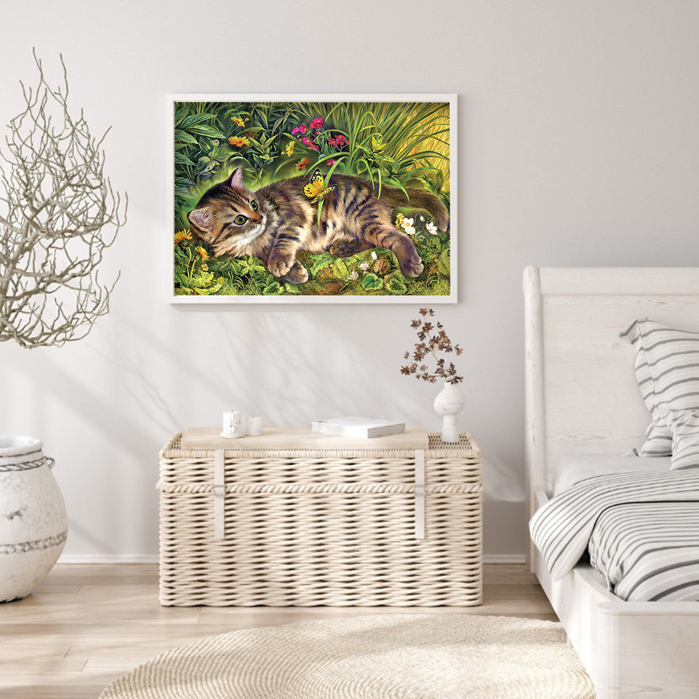 Cat Playing Butterfly - Full Square Drill Diamond Painting 30*40CM