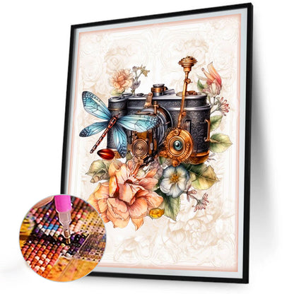 Dragonfly And Camera - Full Round Drill Diamond Painting 30*40CM